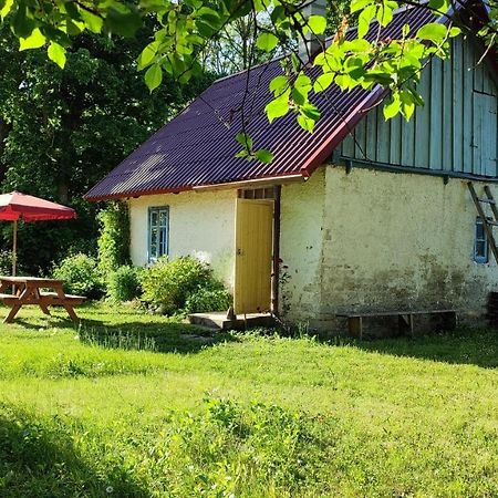 Affittacamere Viini Puhkemaja Mustjala Esterno foto